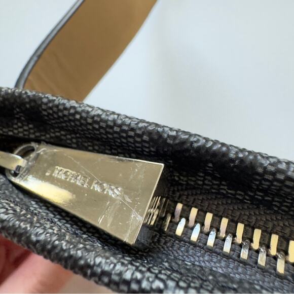 Michael Kors NWOT Black gray belt Bag Fanny pack MK zipper adjustable size L/XL - Picture 5 of 10